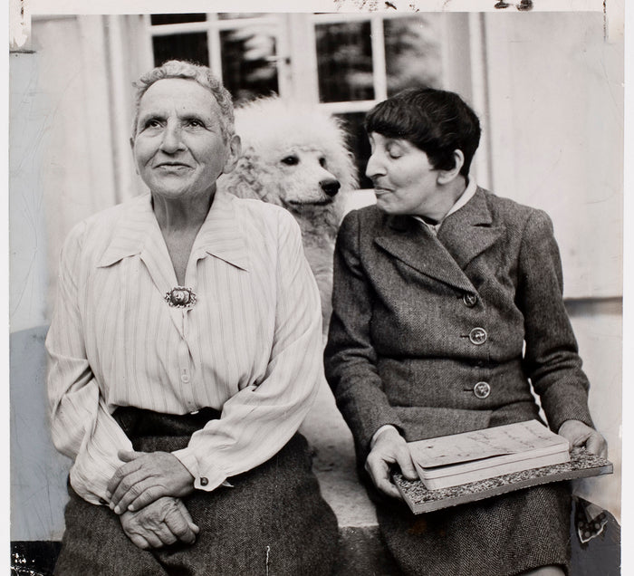  Gertrude Stein and Alice Toklas sitting together Can Pep Rey